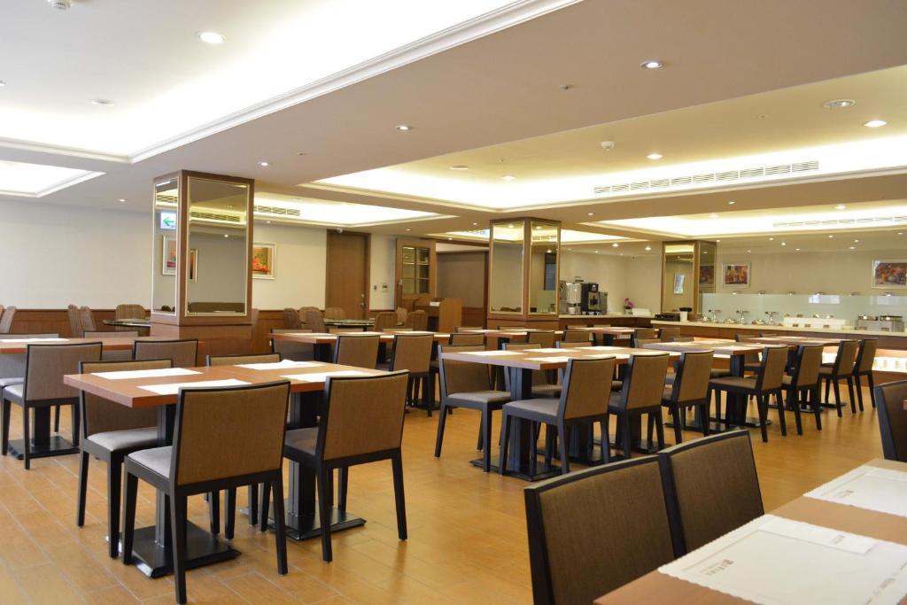Fuward Hotel Tajnan Kültér fotó