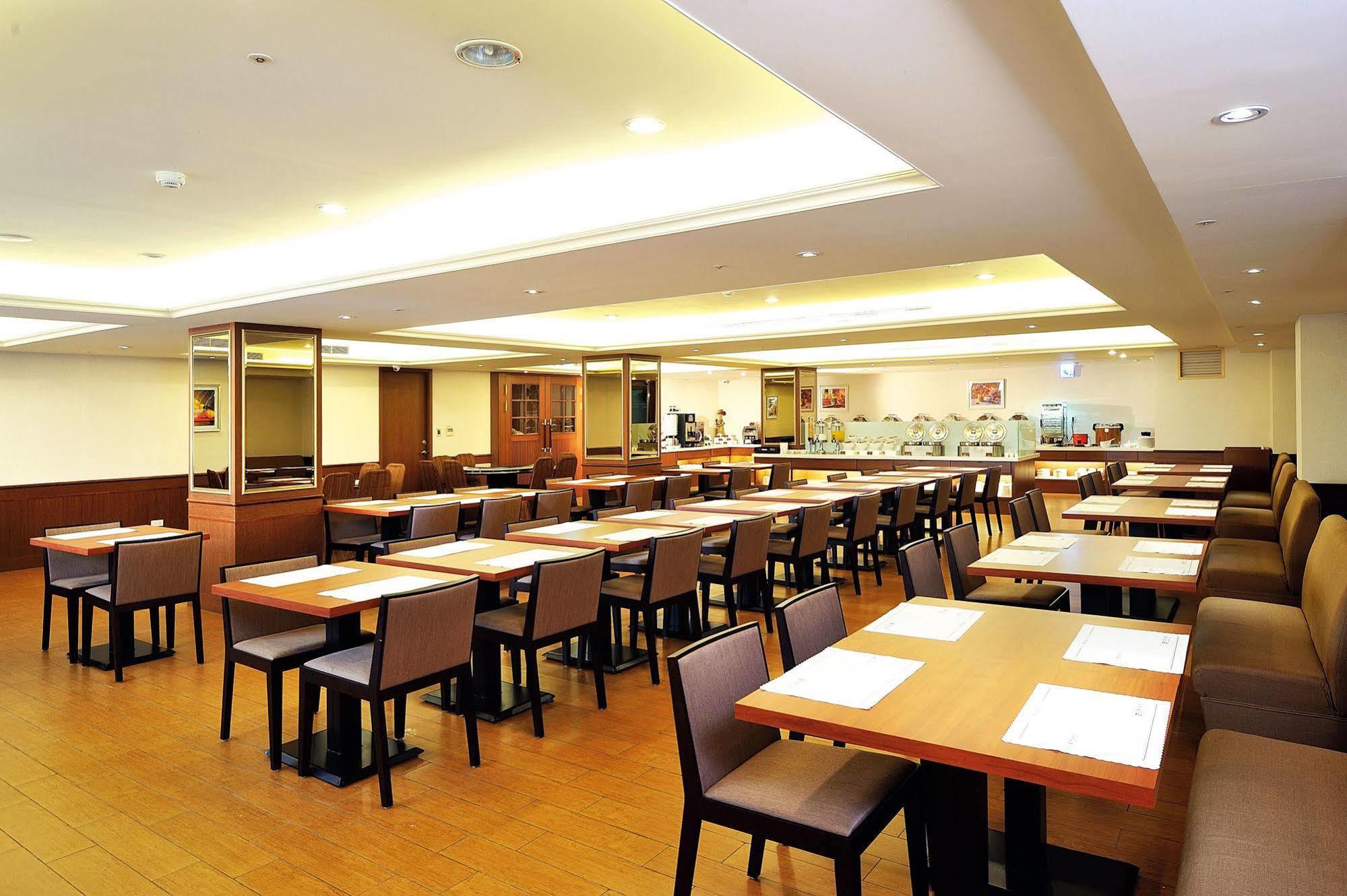 Fuward Hotel Tajnan Kültér fotó