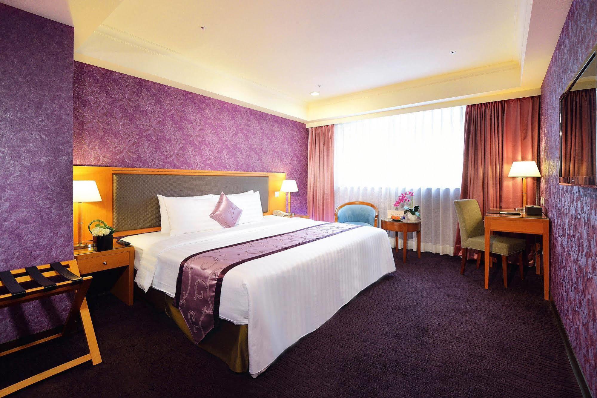 Fuward Hotel Tajnan Kültér fotó