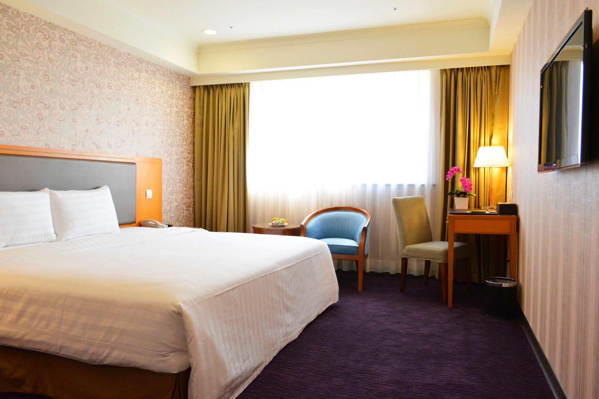 Fuward Hotel Tajnan Kültér fotó
